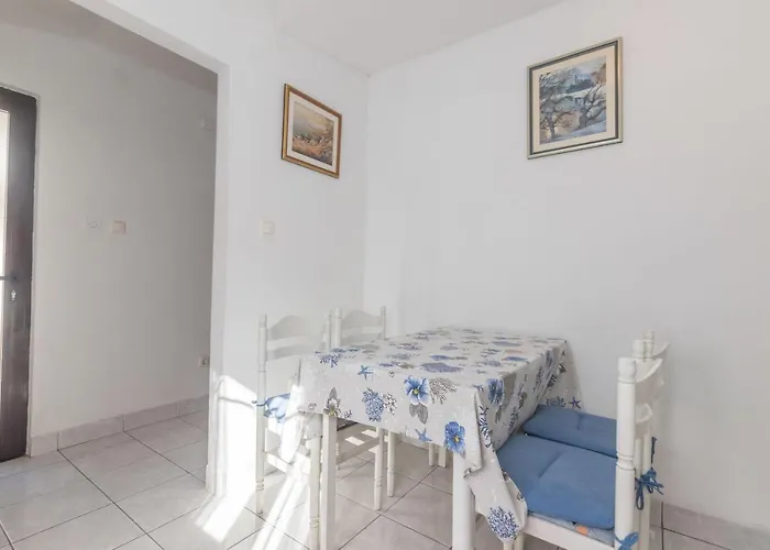 Jaksa Apartmán *
